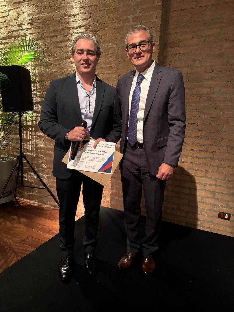 Dr. Rafael Furst (representando o Dr. João Antônio Corrêa) e Dr. Edwaldo Joviliano